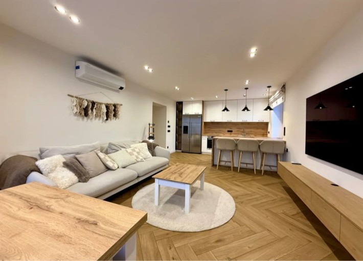 Продаж просторої та затишної 4-кімнатної квартири в центрі Києва! - фото 1