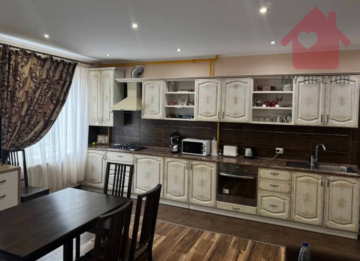 Продаж великої квартири по вул.Лінтура - фото 1