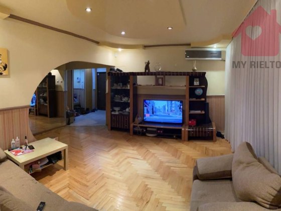 Продаж чотирикімнатної квартири по вул.Минайська Ужгород