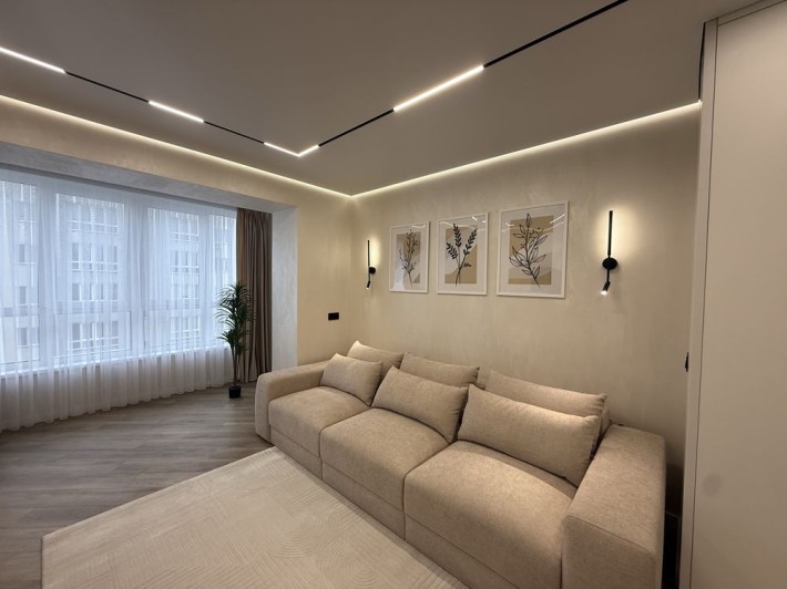 Квартира з дизайнерським ремонтом, вул. Шухевича - фото 1