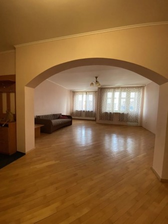 Продаж чотирикімнатної квартири по вул.Володимирська. - фото 1
