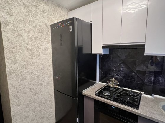 Світла 2-кімнатна квартира з ремонтом та технікою, поруч ринок і парк Чернигов