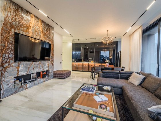 Продам(200м2)з новим ремонтом,терасою та видом Ботсад. Клубний будинок Київ