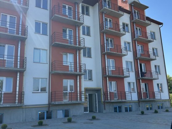 Продаж чорновоі квартири вул.Єнківська ЖК Озерний газифікований Ужгород