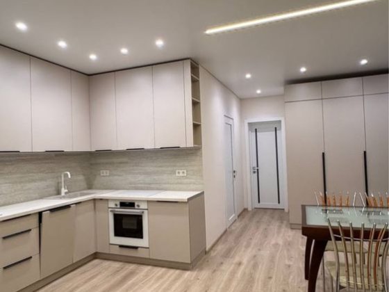 Продаж просторої світлої квартири біля центру міста Ужгород