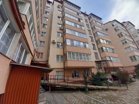 продається пентхаус. Район ТЦ " Майдан" Чернівці