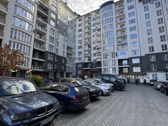 Продаж 1 кім + кухня студія без ремонту ЕВРОПЕЙСЬКИЙ квартал паркова з Чернівці