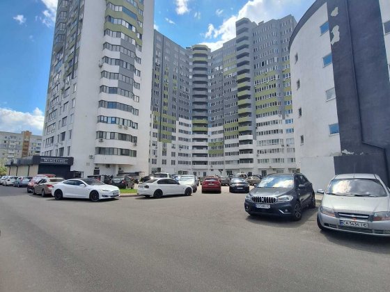 Продається простора 3 кім. кв. вул.Грушевського 110, з дизайн-проєктом Черкассы