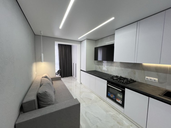 Продам 1-кім. квартиру в центрі міста - фото 1