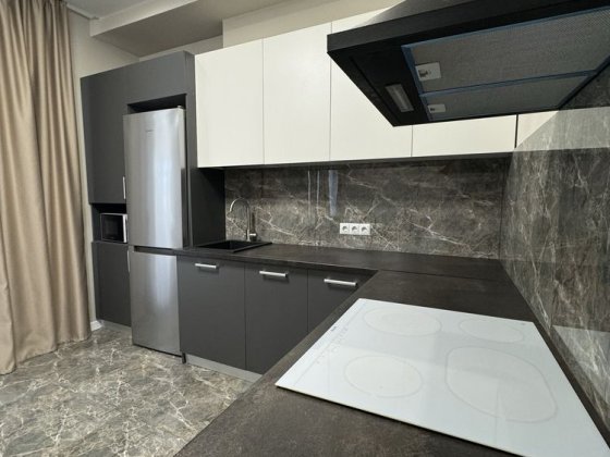 Продається велика 1,5 кімнатна. ЖК Будапешт Ужгород