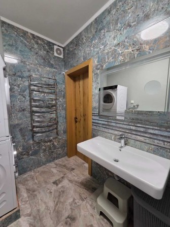 Без % Продам 3-к. Метро Васильківська, ЖК "4 сезони", вул. Максимовича - фото 1