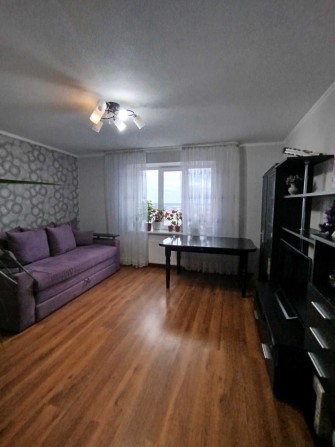 Продається 2-х кімнатна квартира в новобудові з гарним ремонтом. - фото 1