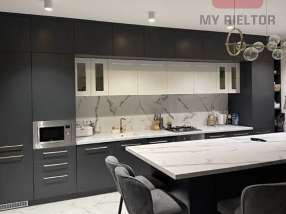 Продаж трикімнатної квартири ЖК Баварія Ужгород