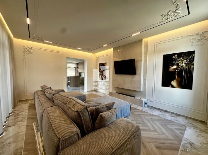 Продаж дизайнерської 4-х кімнатної квартири в центрі Ужгорода! - фото 1