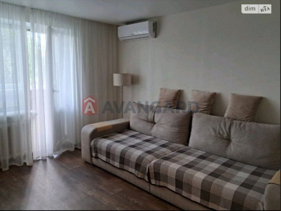 Продається трикімнатна квартира в елітному районі міста Митниця Черкассы