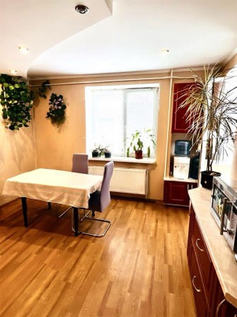 Продається  простора 2х кім. квартира в Центрі міста - фото 1