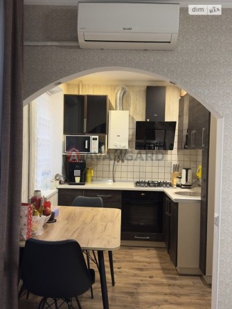 Двокімнатна квартира з ремонтом та меблями - фото 1