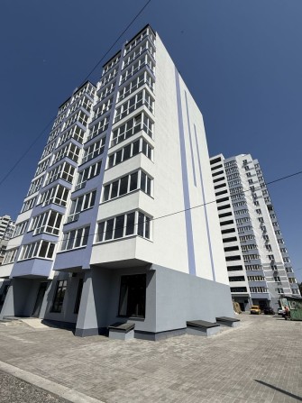 Продаж квартири в центрі трьох кімнатної - фото 1