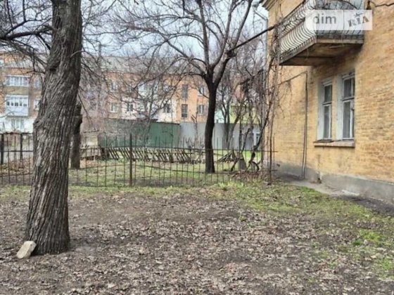 Продається 3-кімнатна квартира під ремонт  551540 Черкассы