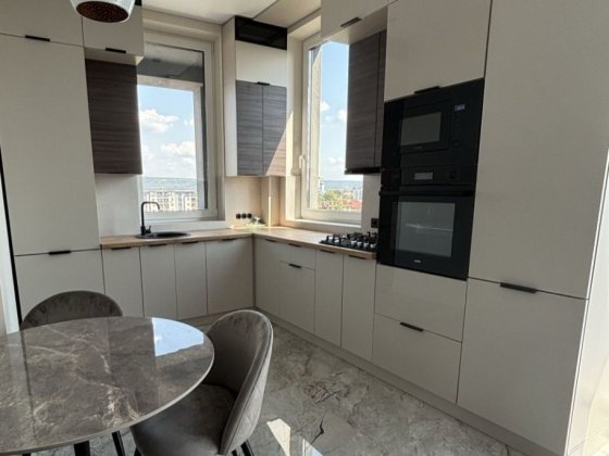 Продається 1,5-кімн. видова кв-ра в ЖК " Сіті Люкс" Ужгород