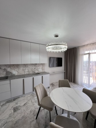 Двокімнатна з видом на набережеу - фото 1