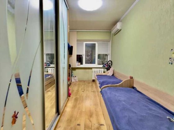 Двухкомнатная квартира в центре города . Днепр