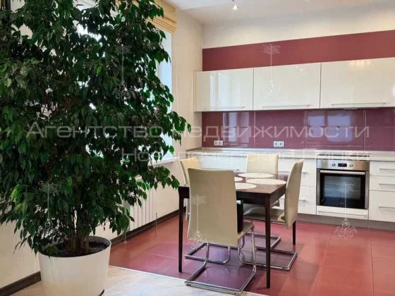 Продаж просторої 5 кімнатної квартири  173,6м2  Срібнокільська, 3в Киев