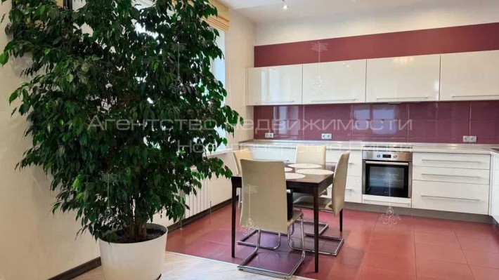 Продаж просторої 5 кімнатної квартири  173,6м2  Срібнокільська, 3в - фото 1