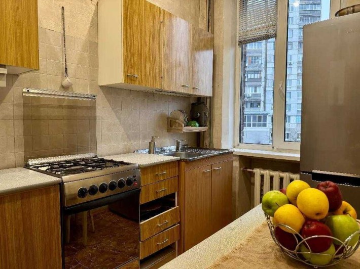 Продам квартиру  двухкомнатную Володимира Вернадського . - фото 1