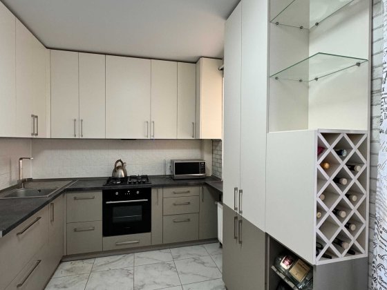 Шикарна велика 2-кімнатна квартира 75 м2 Чернигов