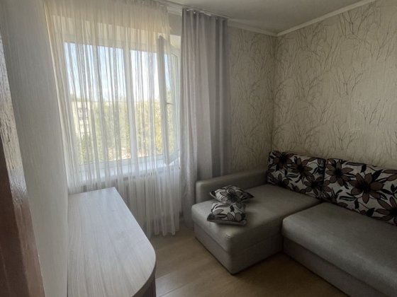 Продам 4-х кімнатну квартив , 80м2 в цегляному будинку по пр-т Миру Чернигов