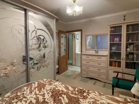 Продається 2-к квартира на Перемозі ТОП локація Дніпро