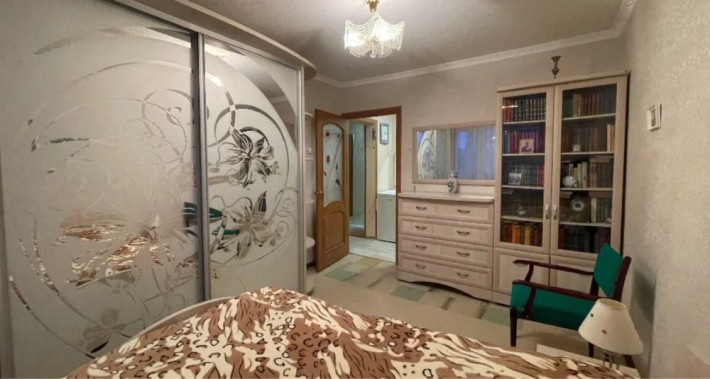 Продається 2-к квартира на Перемозі ТОП локація - фото 1