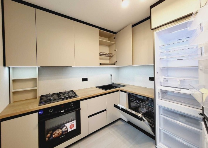 Чотирикімнатна квартира Вишенька цегла новий ремонт - фото 1