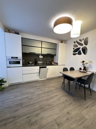 Продам двухкомнатную в Ривер Парке  видовую квартиру - фото 1