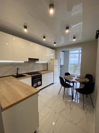 Продається стильна 1-кімн. квартира з ремонтом по Незалежності - фото 1