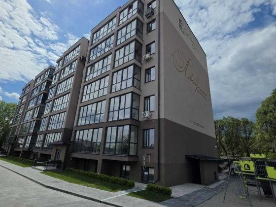 Продаж 2-х.к квартири 65 кв. м Днепр