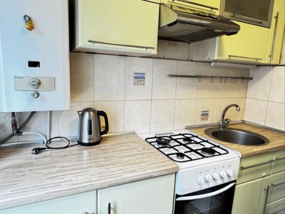 Продам 1к квартиру уг Калиновой и Правды!