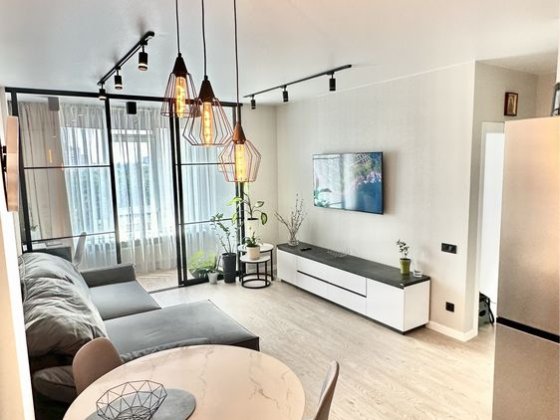 Двокімнатна квартира з гарним ремонтом недалеко від центру Київ