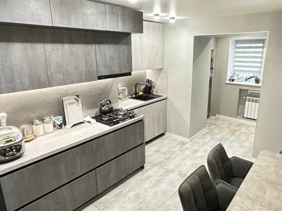 ЄОСЕЛЯ. Продам велику 3-кімн.квартиру. Три розділені спальні. Косіора Дніпро