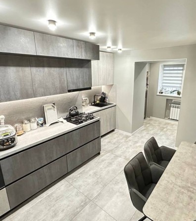 ЄОСЕЛЯ. Продам велику 3-кімн.квартиру. Три розділені спальні. Косіора - фото 1