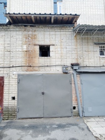 Гараж 2-х поверховий на Героїв Крут, Автолюбитель - фото 1