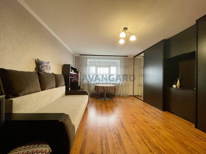 Простора 2-к. квартира з новим ремонтом. Казбет - фото 1