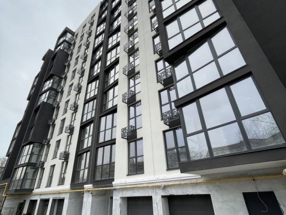 Простора 1-но кімнатна квартира в ЖК Аристократ Житомир