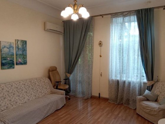 Продаётся большая квартира 5 комнат рядом с  Парком Глобы. Днепр. Днепр