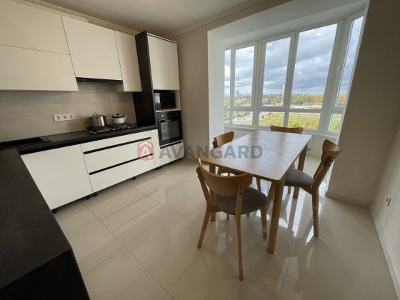 Продається 3-кімнатна з ремонтом All inclusive з видом на Дніпро! Черкассы