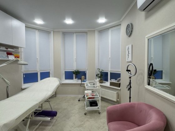 Продаж квартири  з готовим бізнесом 60,5м2 ! Чернигов