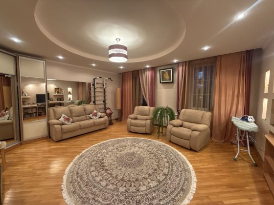 Продаж елітної 4 кім. кв  Центр індивід. опалення та власне паркомісце Черкассы