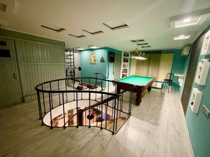 Продам 5 - кв. вул. Г. Дніпра - фото 1