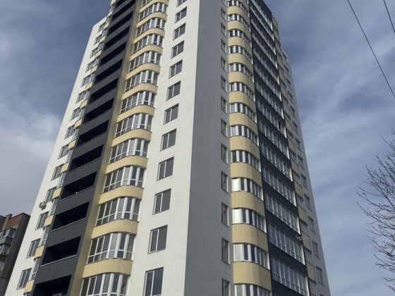 Продам велику квартиру в центрі, під Є-Оселю Черкассы